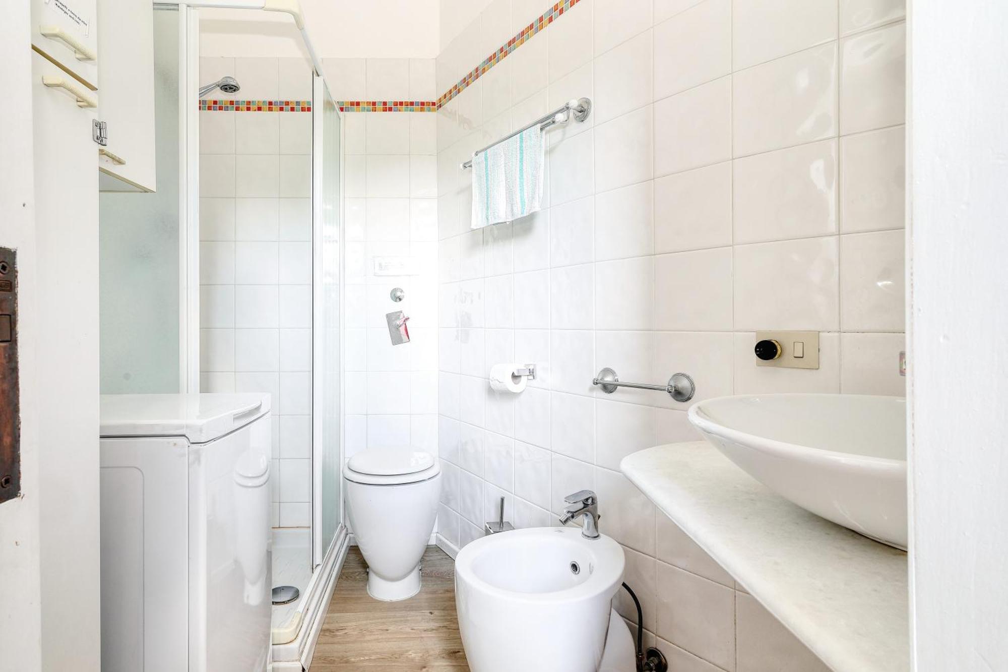 Rainbow House Via Dei Carafa Milano